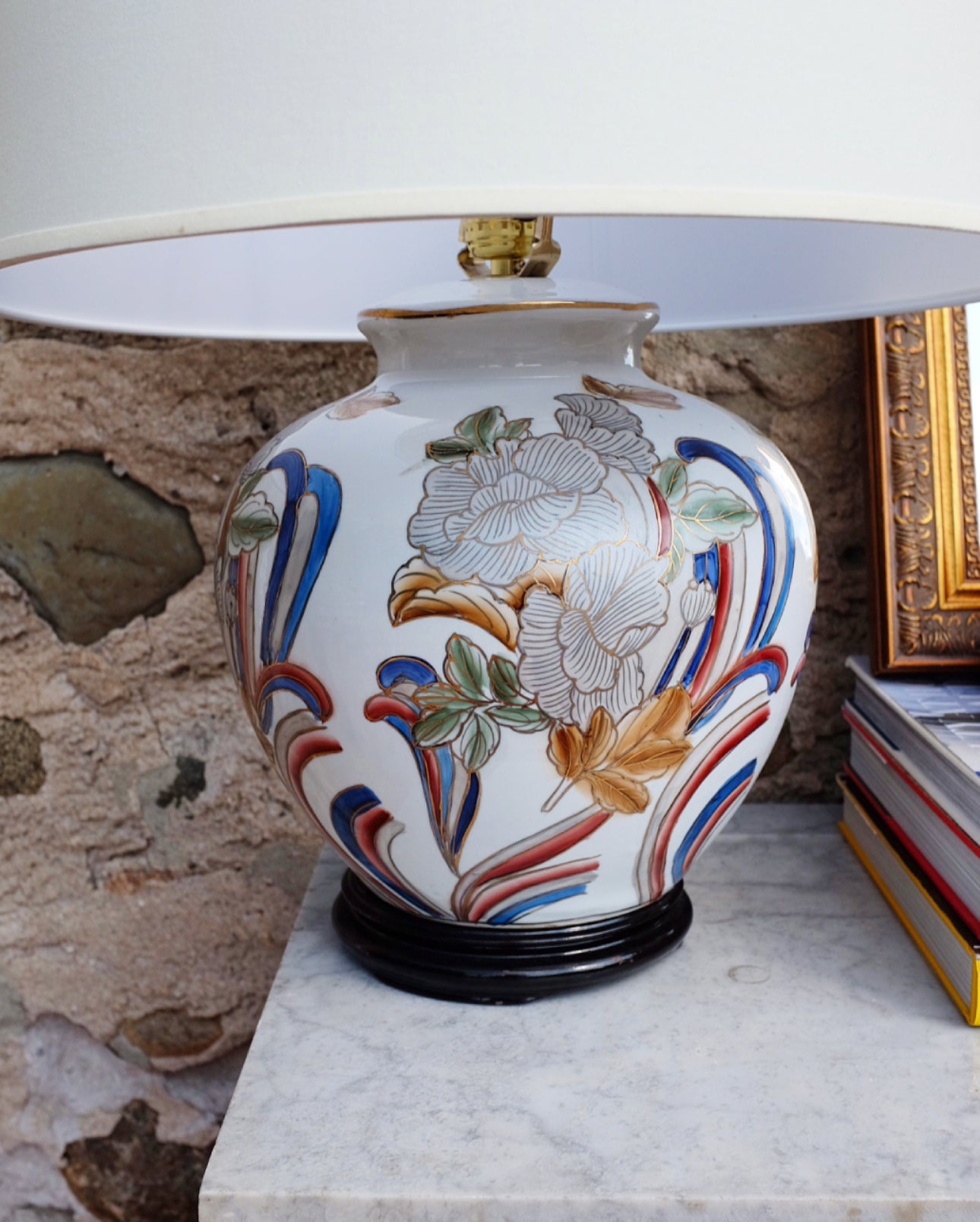 Tabacco Style Ginger Jar Shaped Lamp