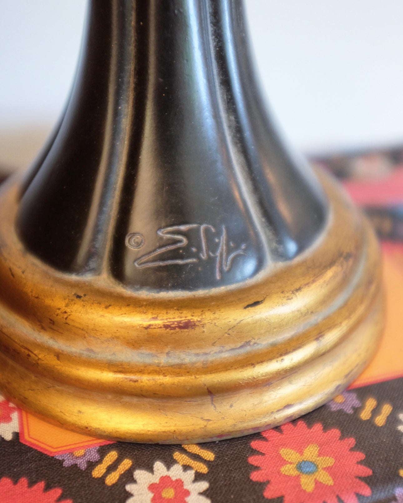 Black and Gold Pineapple Lamp