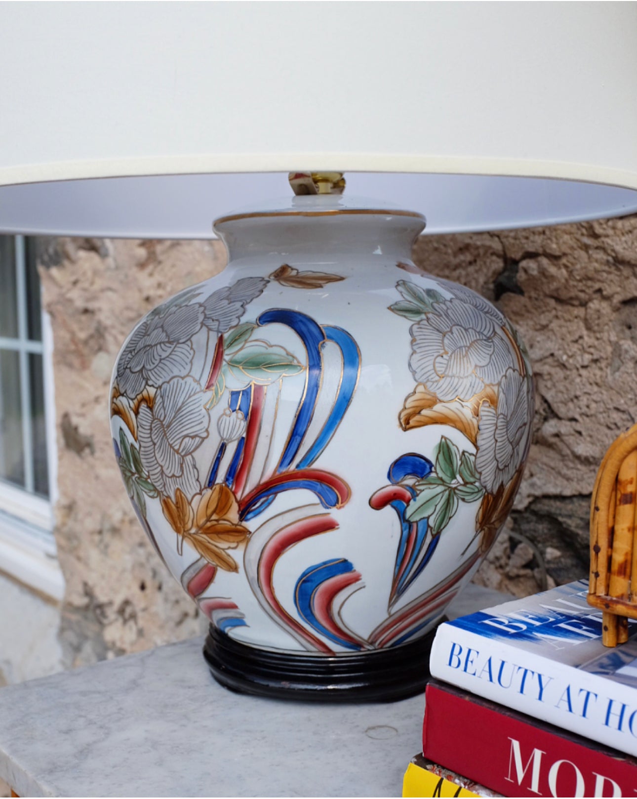 Tabacco Style Ginger Jar Shaped Lamp