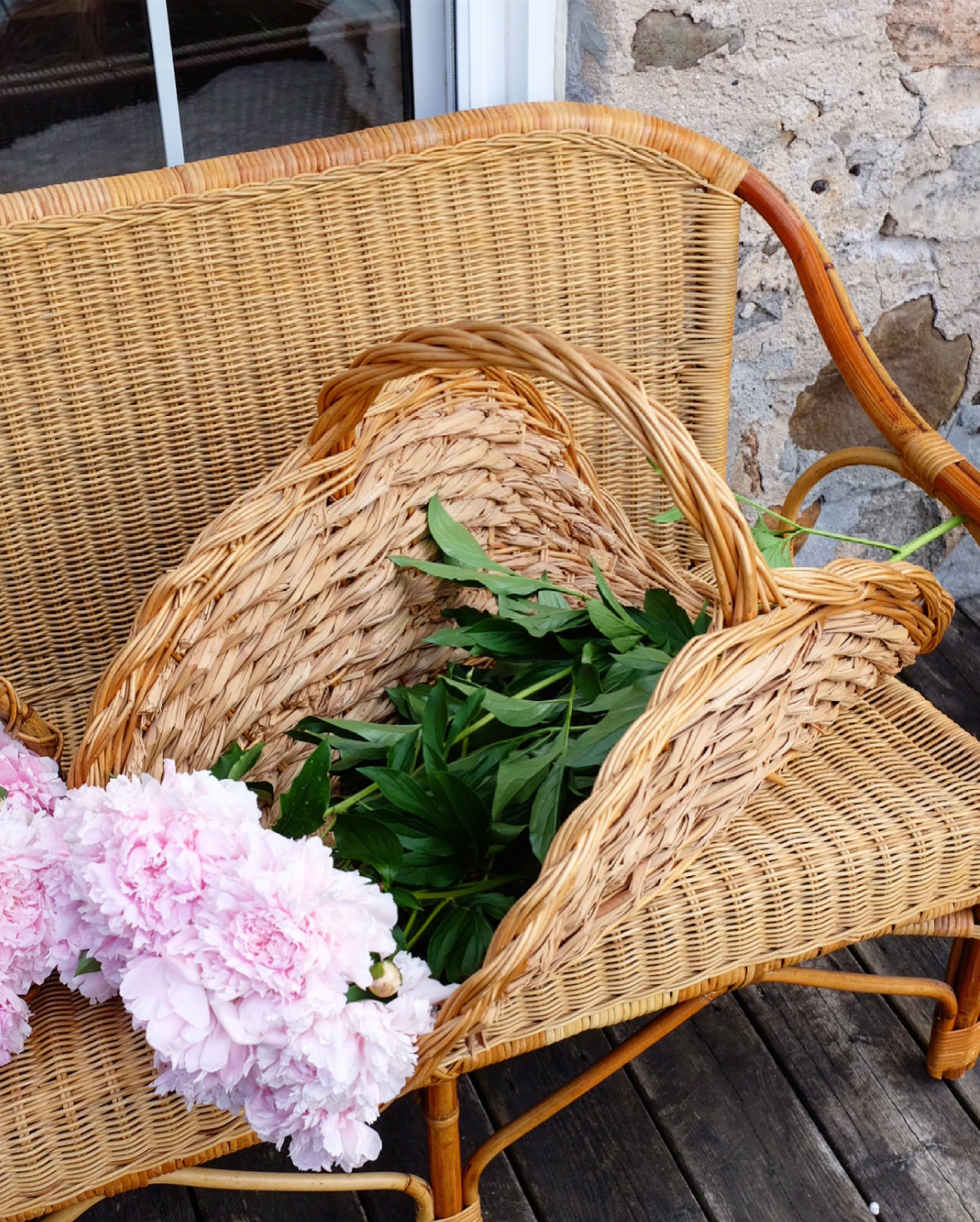 Large Two Tone Wicker Basket with Handle