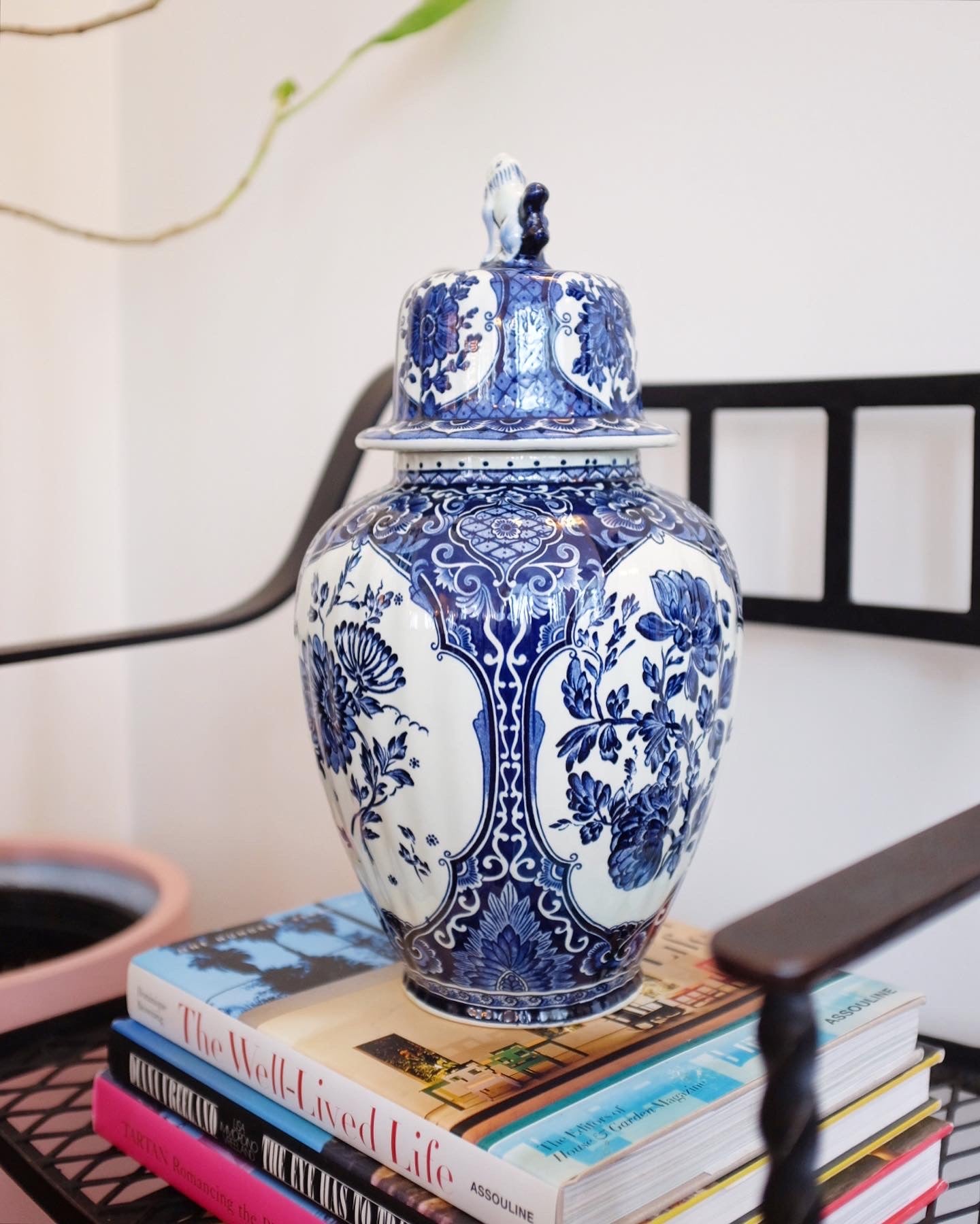 Royal Sphinx for Bosch Delft Ginger Jar with Foo Dog Finial