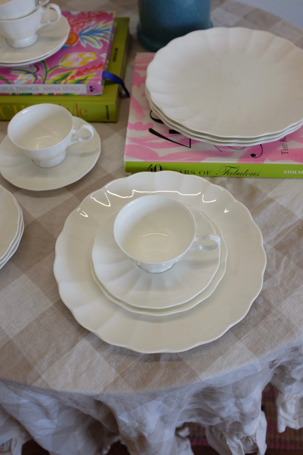 16 Piece White Scallop Mikasa Set