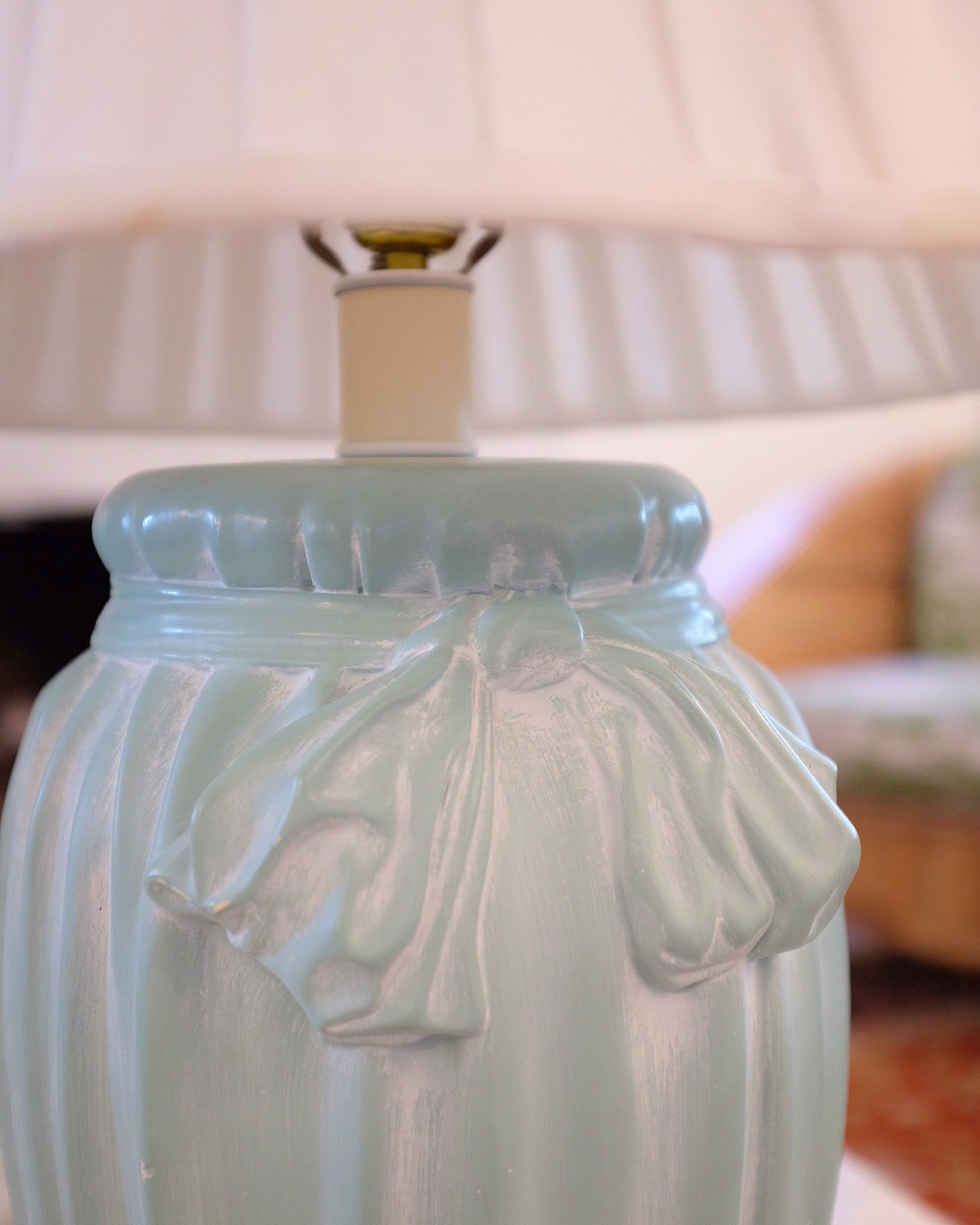 Sea Foam Bow Plaster Lamps