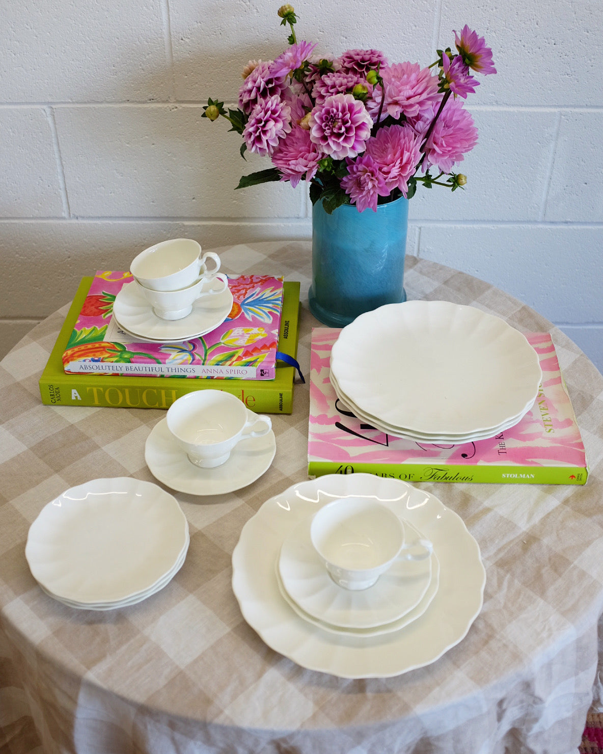 16 Piece White Scallop Mikasa Set