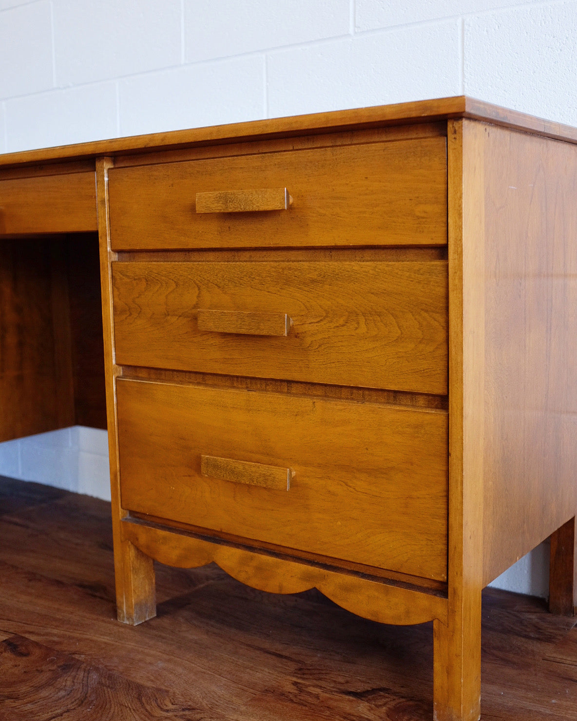 Large Desk with Scallop Edge