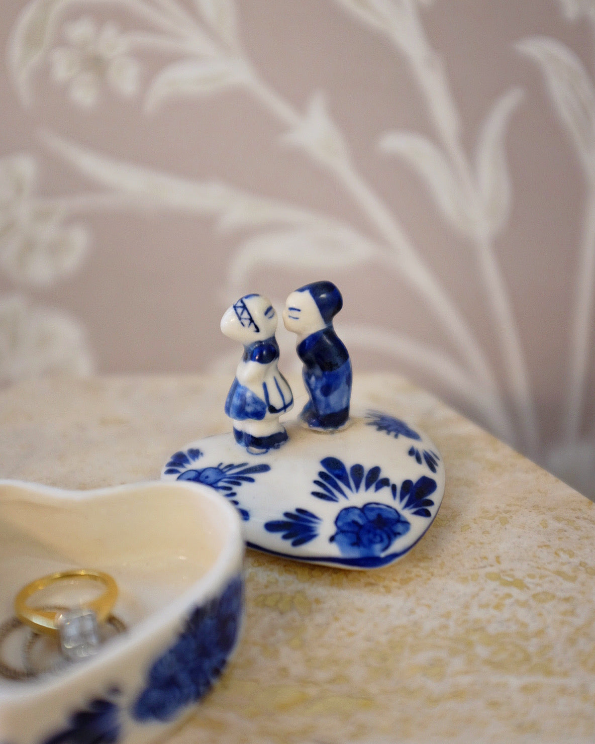Delft Kissing Ring Dish