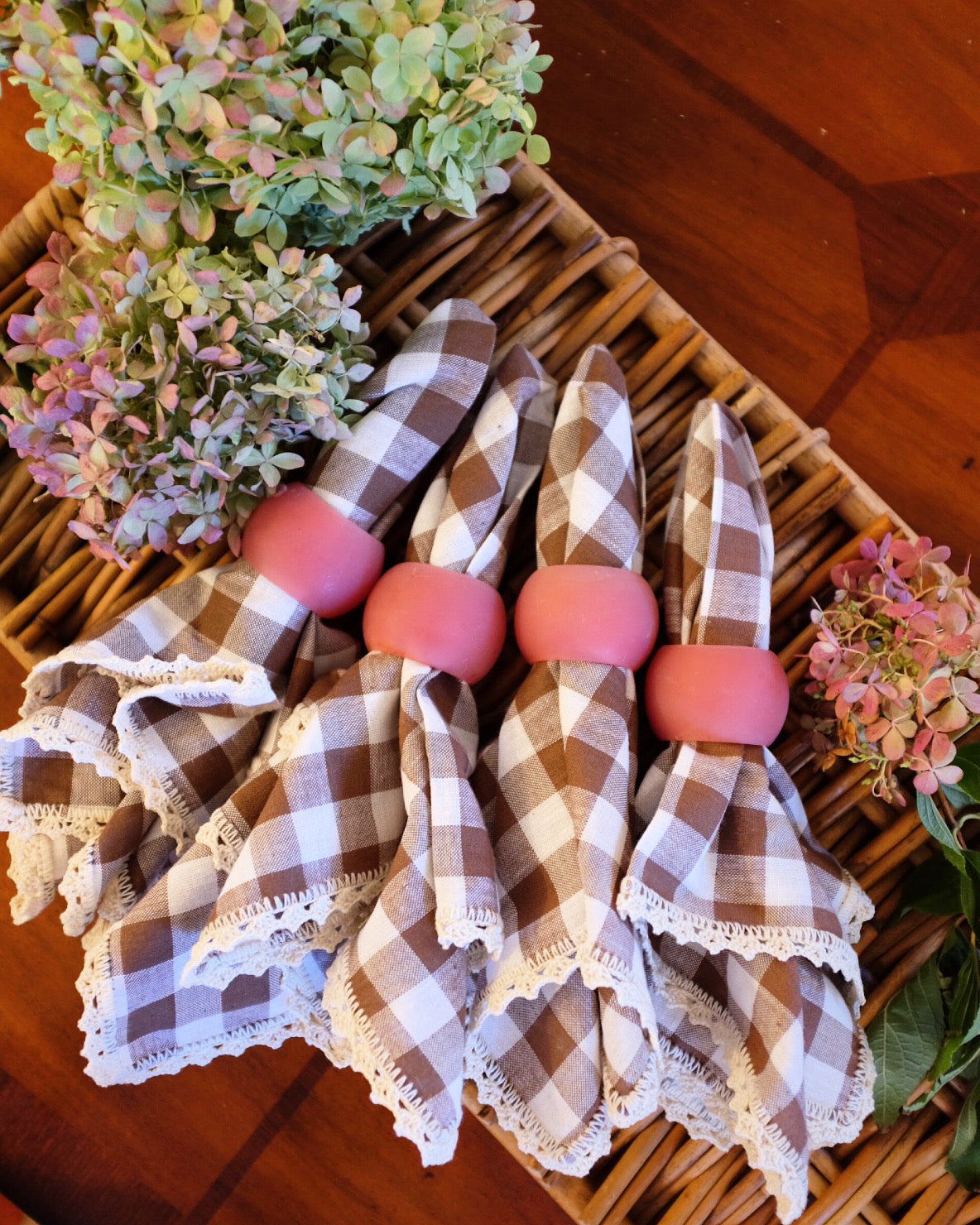 Set of 12 Pink Napkin Rings