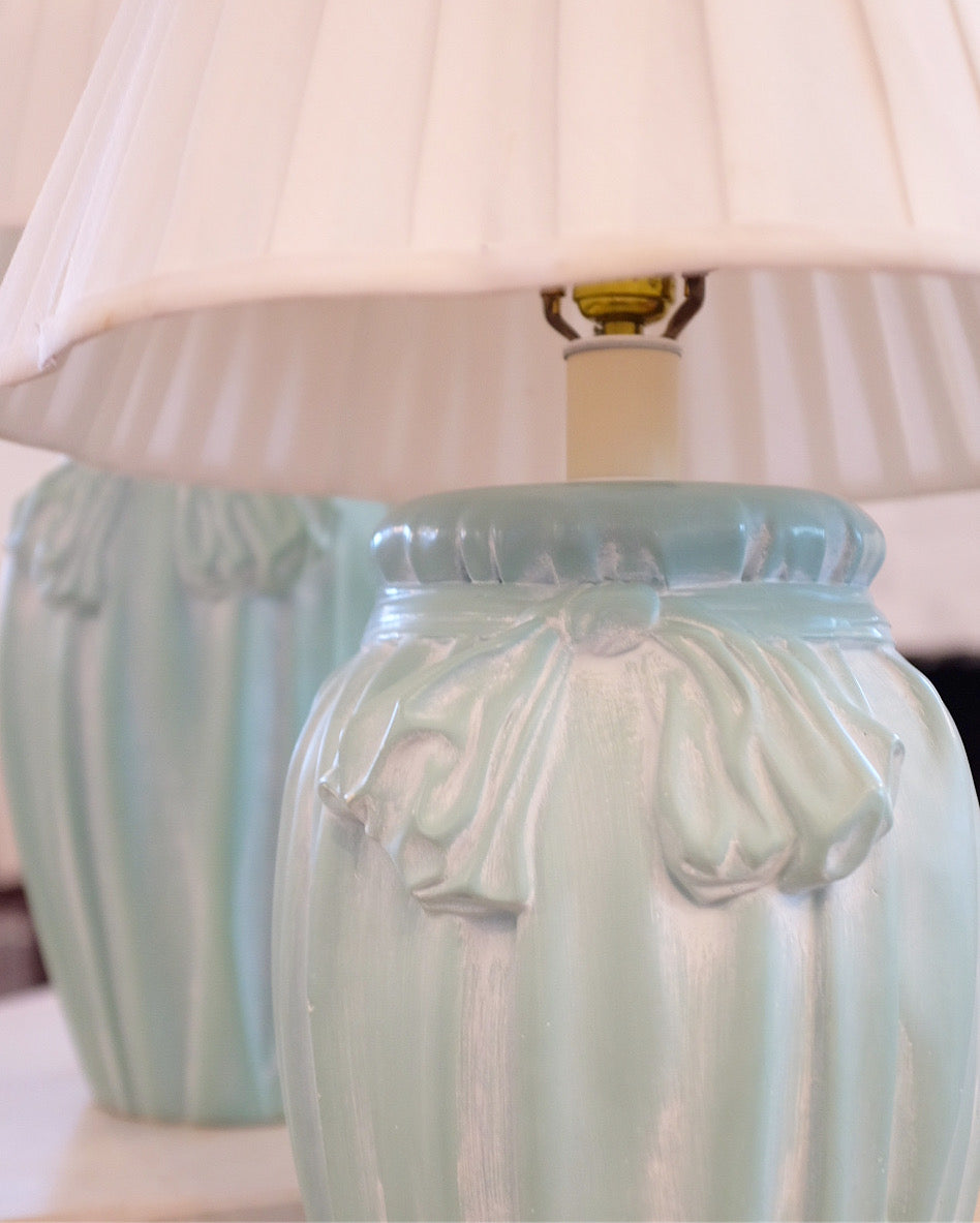 Sea Foam Bow Plaster Lamps