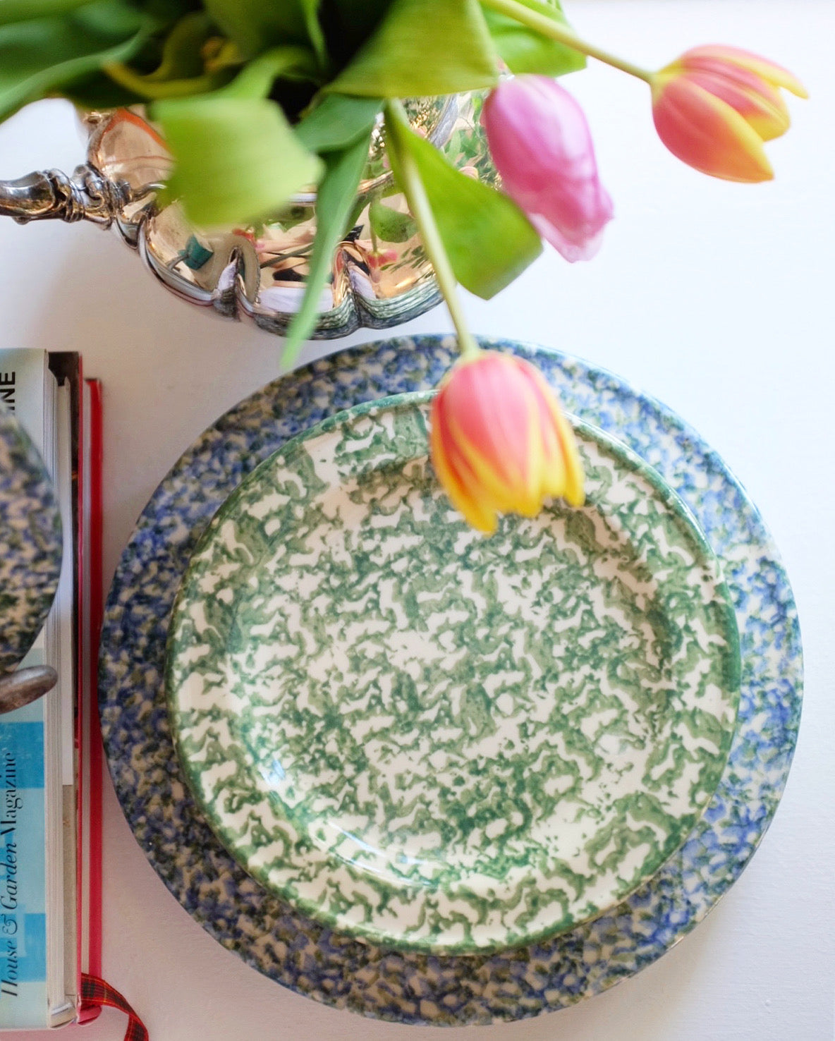 Set of 7 Roseville Pottery Spongewear Plates