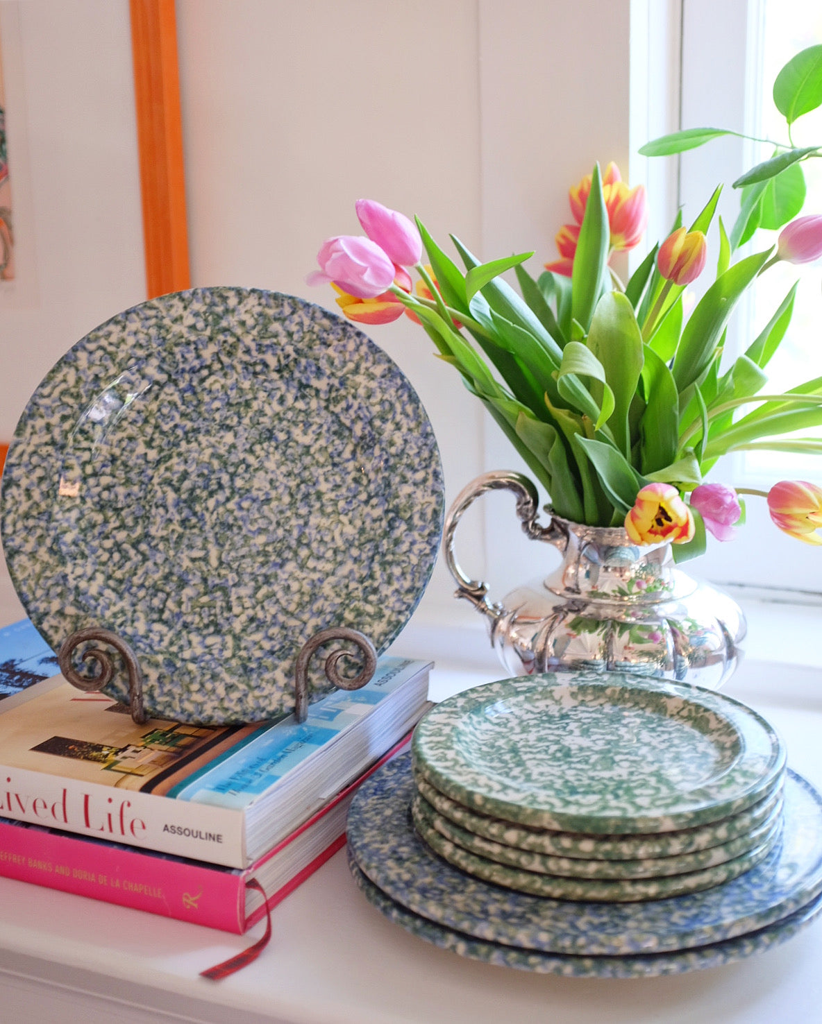 Set of 7 Roseville Pottery Spongewear Plates