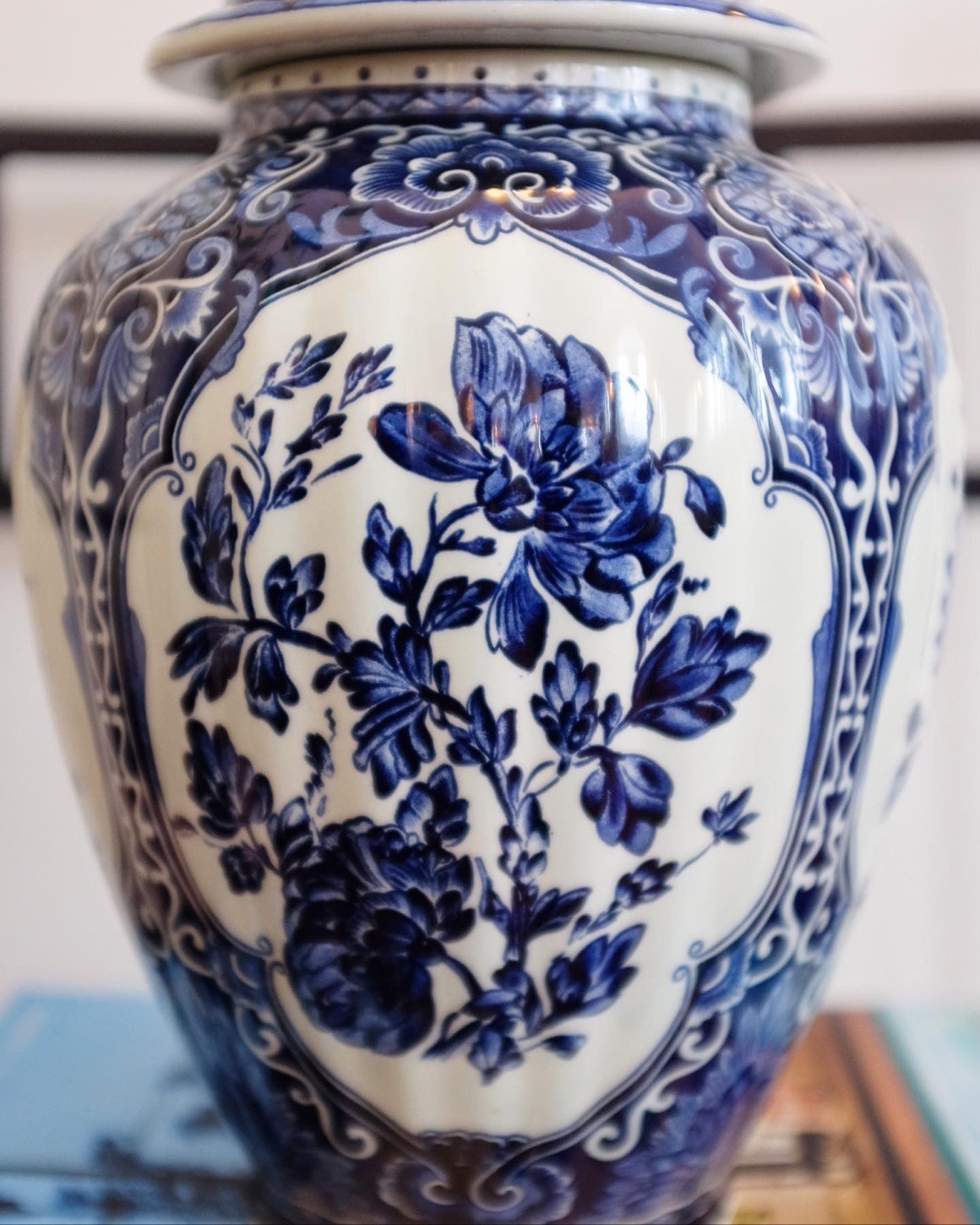 Royal Sphinx for Bosch Delft Ginger Jar with Foo Dog Finial