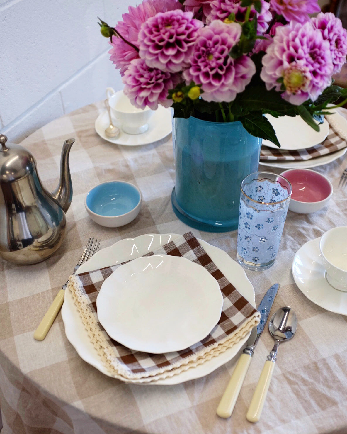 16 Piece White Scallop Mikasa Set